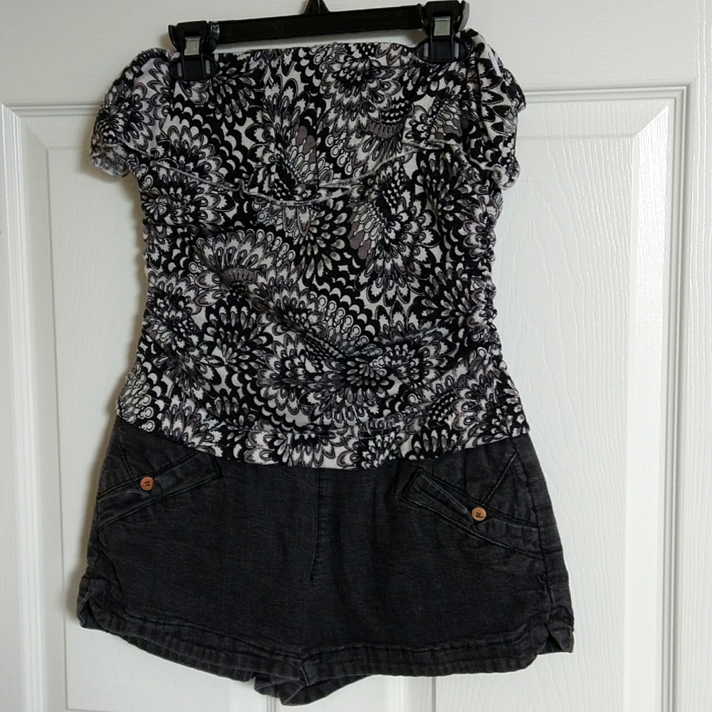 Black and white small Jean romper
